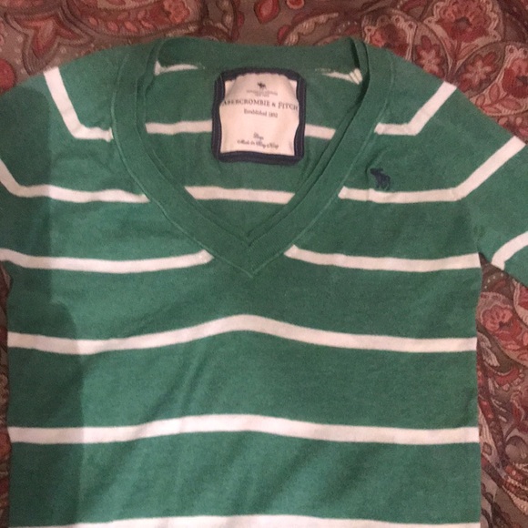 Abercrombie and Fitch vneck shirt - Picture 2 of 4